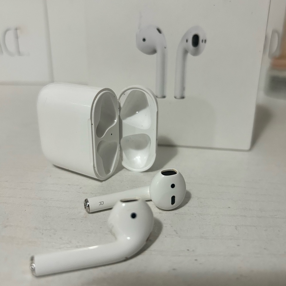 Apple Wireless Headphones